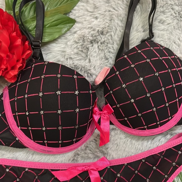 Pink/Black Bra Set - Picture 7 of 16